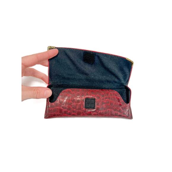 Vintage Accessories - Eye Glasses Case - Embossed Leather - Oxblood Red - Picture 3 of 3